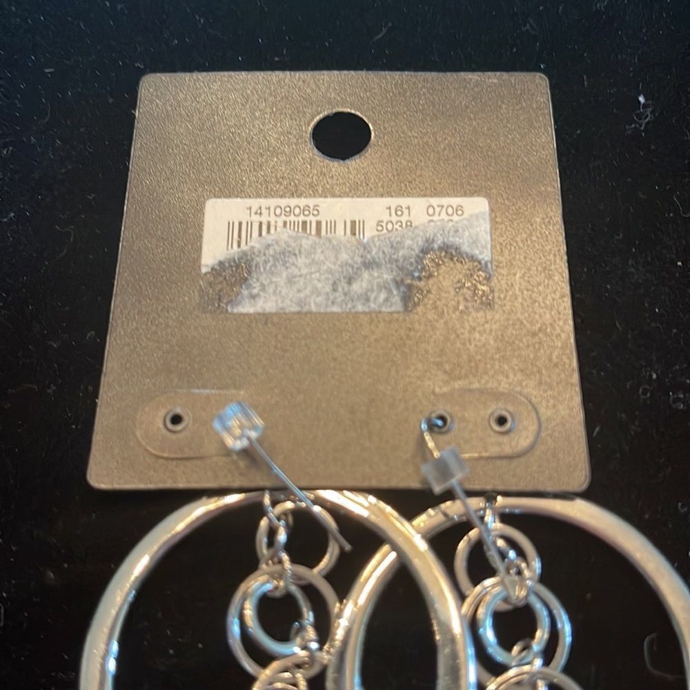 The Limited Hoop Dangle Earrings. - Picture 8 of 9